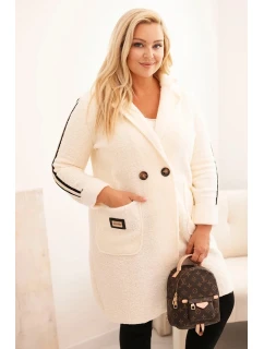 Dámský kabát Plus Size z umělé model 21297090 látky s kapsami ecru - K-Fashion