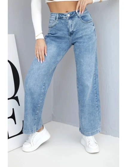Dámské džíny s širokou nohavicí a vysokým pasem Dámské džíny s širokou nohavicí a vysokým pasem