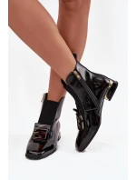 Kožené lakované dámské kotníkové boty na nízkém podpatku s ozdobou model 21715514 Černé - D&A