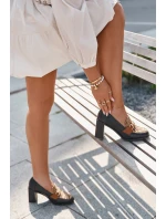 Dámské polobotky na podpatku s výstupky a zlatým detailem Černo-bežové Novella Dámské polobotky na podpatku s výstupky a zlatým detailem Černo-bežové Novella