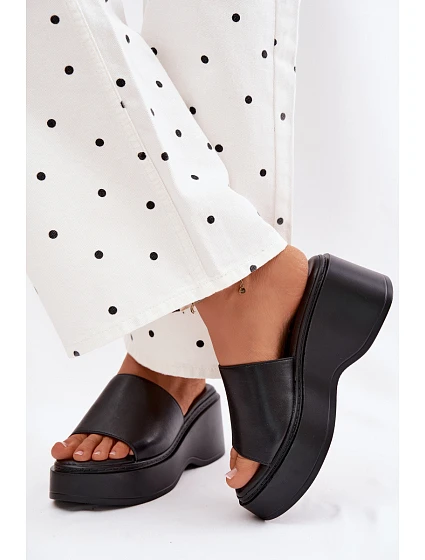 Dámské nazouváky na platformě Černé model 22107226 - Boto