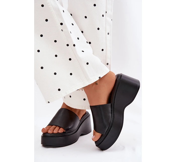 Dámské nazouváky na platformě Černé model 22107226 - Boto