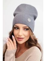 Dámská čepice z modalu a viskózy s ozdobným knoflíkem tmavě šedá Dámská čepice z modalu a viskózy s ozdobným knoflíkem tmavě šedá