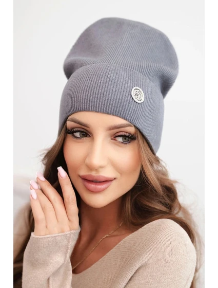 Dámská čepice z modalu a viskózy s ozdobným knoflíkem tmavě šedá Dámská čepice z modalu a viskózy s ozdobným knoflíkem tmavě šedá