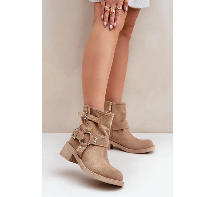 Semišové dámské kotníkové boty na nízkém blokovém podpatku s pásky Zazoo 3644 béžové Semišové dámské kotníkové boty na nízkém blokovém podpatku s pásky Zazoo 3644 béžové