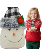 DEKORATIVNÍ SNĚHULÁK 20CM S ČERNOBÍLOU KOSTKOVANOU ČEPICÍ