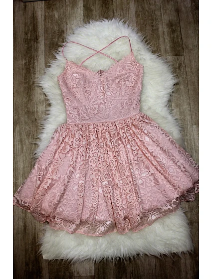 Společenské dámské šaty na ramínka krajkové s sukní růžové Růžová / L model 15042968 - Sherri