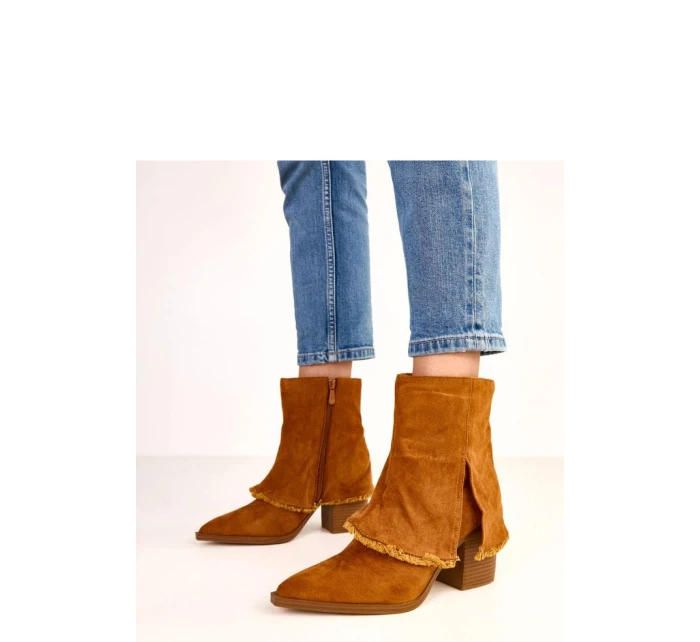 Boty na podpatku model 220270 Solea Boty na podpatku model 220270 Solea