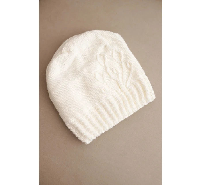 Dámská zimní čepice z vlny s ozdobným  ecru model 21866360 - K-Fashion
