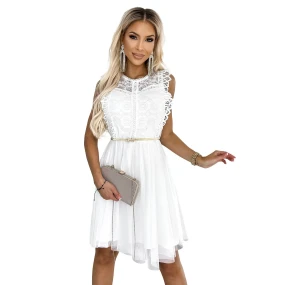 GRETA Bílé dámské šaty s krajkou a zlatým opaskem model 18554206 - numoco basic GRETA Bílé dámské šaty s krajkou a zlatým opaskem model 18554206 - numoco basic