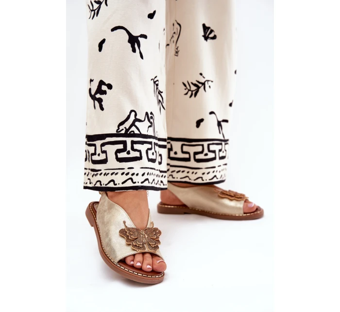 Dámské sandály na plochém podpatku se zdobením zlaté model 21686846 - Boto