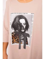 Šaty s potiskem a model 18743466 spodní částí béžové - K-Fashion Šaty s potiskem a model 18743466 spodní částí béžové - K-Fashion