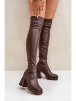 Přiléhavé kozačky nad kolena na podpatku tmavě hnědé model 21681373 - Boto