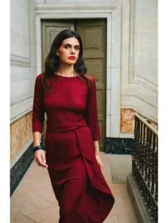 model 21470710 Šaty s volánkem bordó - STYLOVE