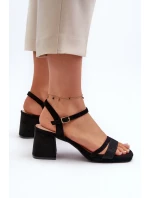 Dámské sandály na vysokém podpatku s lesklým páskem černá Tessata Dámské sandály na vysokém podpatku s lesklým páskem černá Tessata