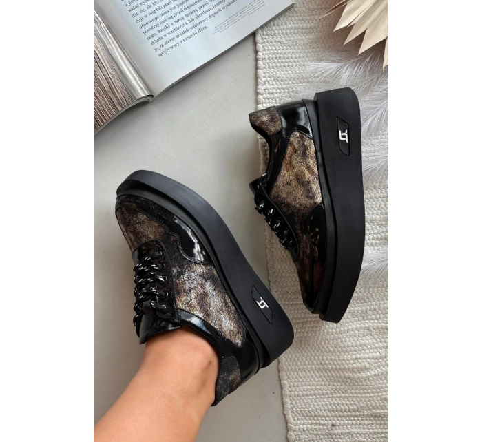 Kožené šněrovací dámské polobotky na platformě model 21710384 - Artiker