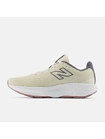 Dámské běžecké boty New Balance 520 Running model 22397262 - On Running Dámské běžecké boty New Balance 520 Running model 22397262 - On Running