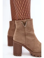 Dámské semišové boty na sloupku s ozdobou Bežové Strong Dámské semišové boty na sloupku s ozdobou Bežové Strong