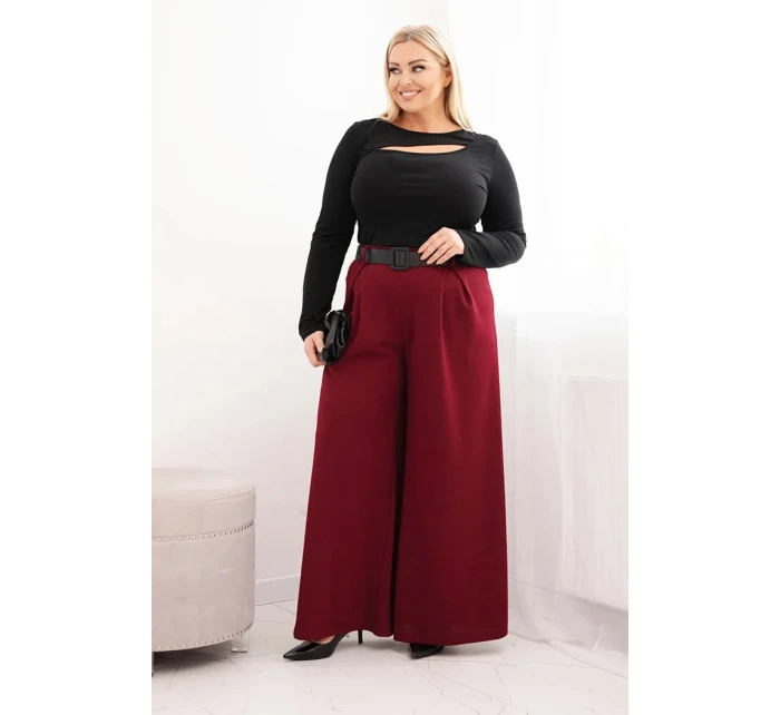 Dámské kalhoty Plus Size s širokým model 21753177 a páskem bordové - K-Fashion