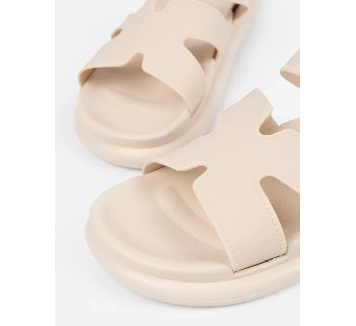 Pohodlné  nazouváky dámské Jasnobeżowy na plochém podpatku