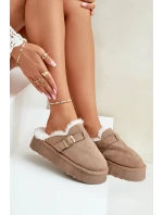 Dámské Pantofle Na Silné Podešvi S Kožešinou A Přezkou Tmavě Béžové Linneola Dámské Pantofle Na Silné Podešvi S Kožešinou A Přezkou Tmavě Béžové Linneola
