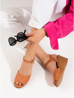 Zajímavé sandály model 18384323 dámské na klínku - W. POTOCKI