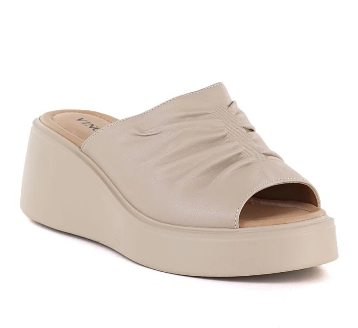 Dámské kožené žabky na platformě beige Vinceza 66949