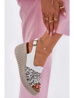 Dámské Sandály Z Přírodní Kůže Na Klínu Bílé model 21697709 - Artiker