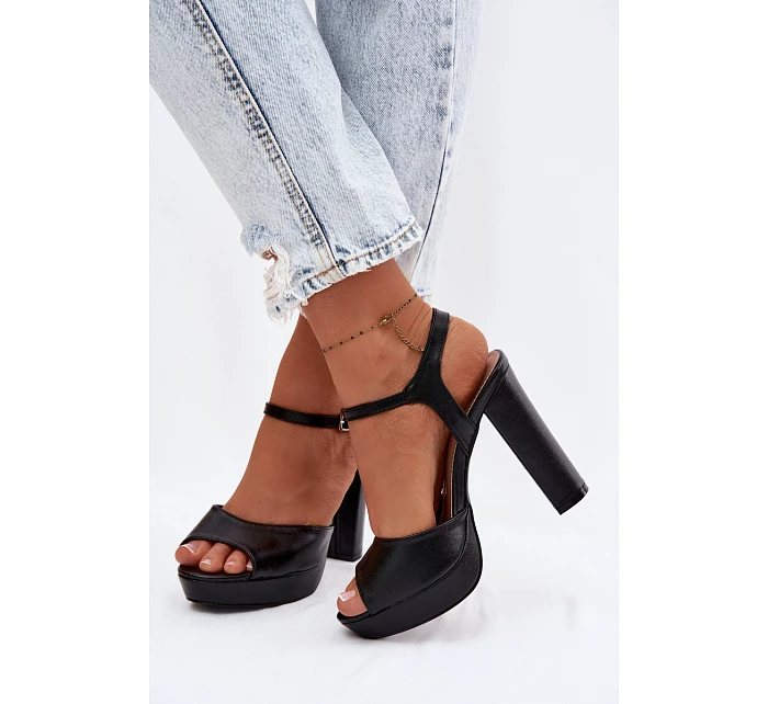 Dámské sandály na vysokém podpatku Černé model 22103026 - Boto