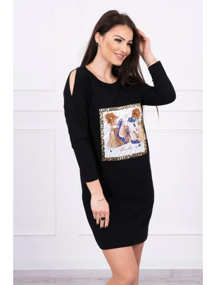 Šaty s 3D grafikou a ozdobnými volánky černé barvy Šaty s 3D grafikou a ozdobnými volánky černé barvy