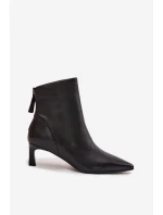 Dámské kotníkové boty z přírodní kůže na podpatku D&A model 21713638 Černé - S.Barski Dámské kotníkové boty z přírodní kůže na podpatku D&A model 21713638 Černé - S.Barski