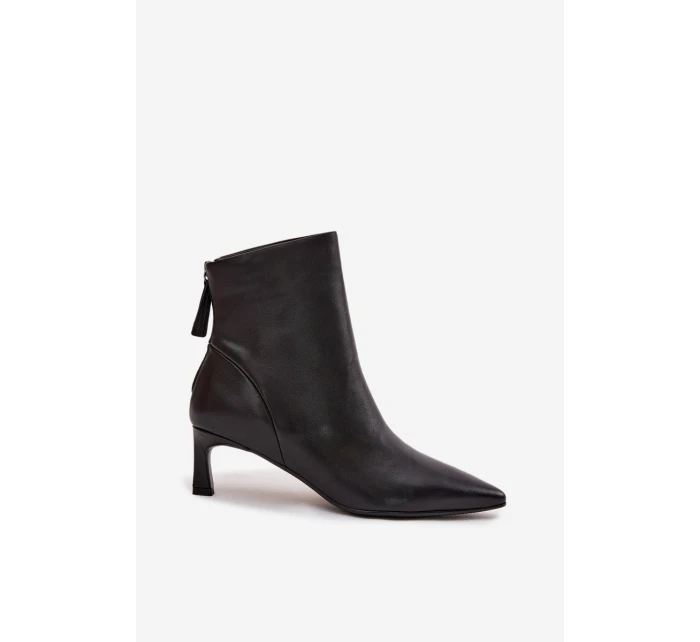 Dámské kotníkové boty z přírodní kůže na podpatku D&A model 21713638 Černé - S.Barski Dámské kotníkové boty z přírodní kůže na podpatku D&A model 21713638 Černé - S.Barski