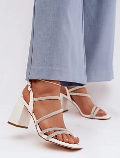 Dámské sandály na podpatku s pásky a kamínky Bílá model 22027976 - Boto