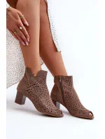 Dámské prolamované eko semišové boty na vysokém podpatku s otevřenou špičkou Hnědá Halania Dámské prolamované eko semišové boty na vysokém podpatku s otevřenou špičkou Hnědá Halania