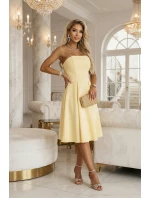 rozšířené midi šaty s páskem pastelově žluté model 22017316 - numoco rozšířené midi šaty s páskem pastelově žluté model 22017316 - numoco