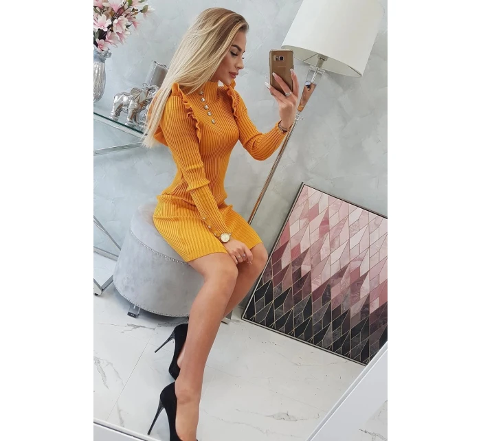 Přiléhavé svetrové šaty s knoflíky hořčicové barvy Přiléhavé svetrové šaty s knoflíky hořčicové barvy