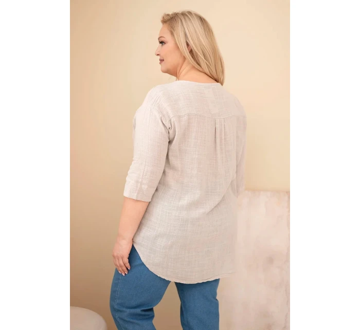 Dámská bavlněná halenka Plus Size s výstřihem na knoflíky béžová Dámská bavlněná halenka Plus Size s výstřihem na knoflíky béžová