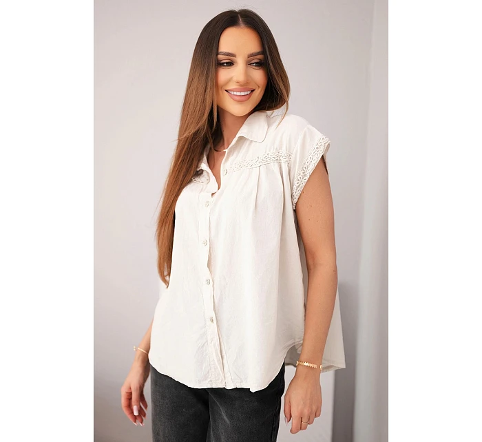 Dámská bavlněná košilová halenka s krajkou a krátkým rukávem béžová