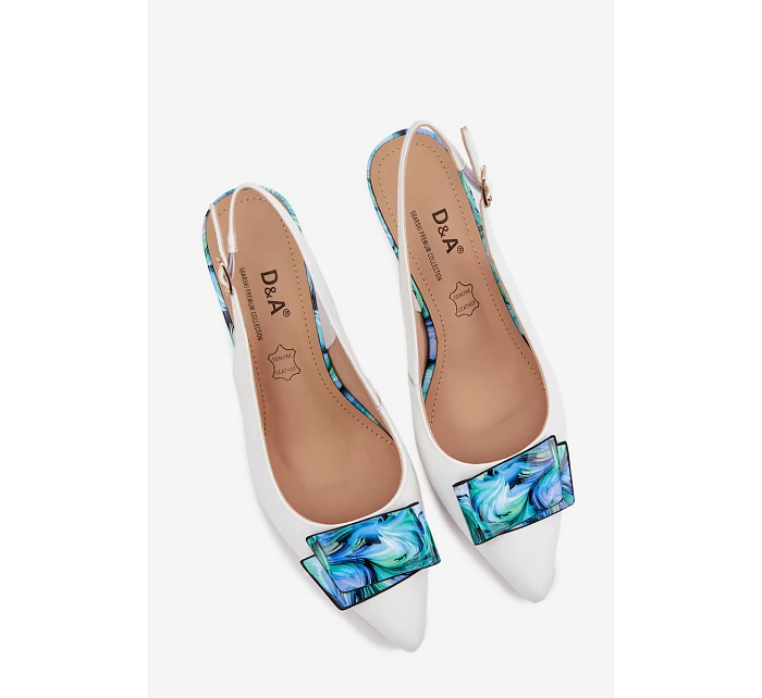 Kožené dámské lodičky na podpatku s ozdobou model 22100350 Bílé - D&A