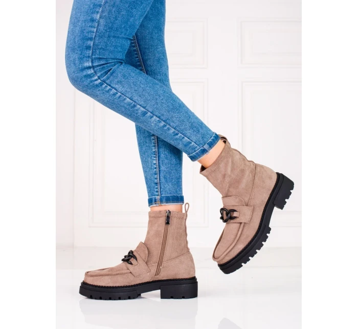Designové dámské kotníčkové boty hnědé na plochém podpatku Designové dámské kotníčkové boty hnědé na plochém podpatku