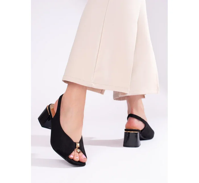 Výborné dámské černé  sandály na širokém podpatku