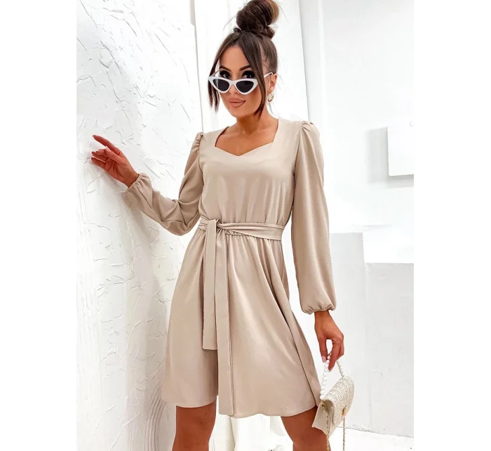 Elegantní béžové šaty s spodní částí model 19764115 - Moon