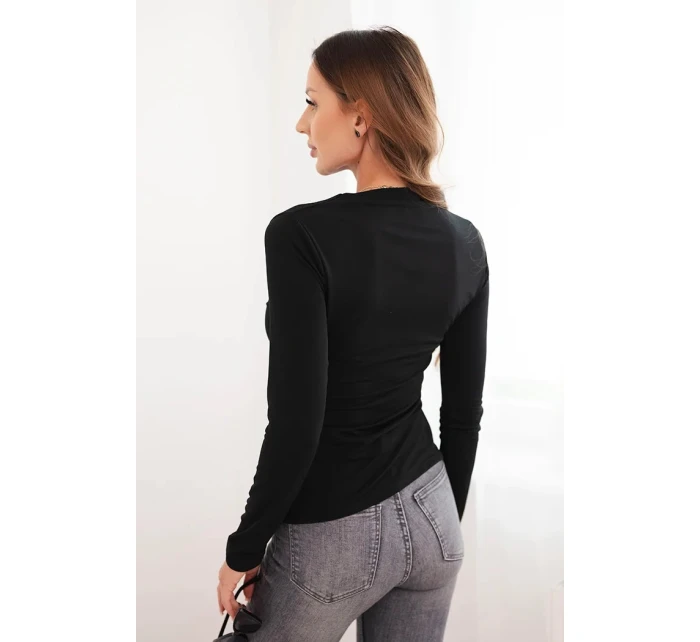 Dámská blůza s ozdobnou sponou z model 21468710 viskózy černá - K-Fashion