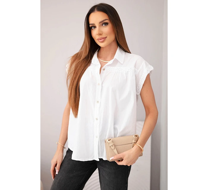 Dámská bavlněná košilová halenka s krajkou a krátkým rukávem bílá
