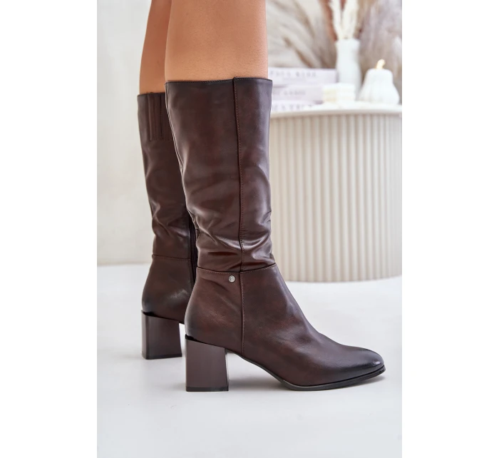 Zateplené kozačky na podpatku z eko kůže do  hnědé model 21675686 - Boto