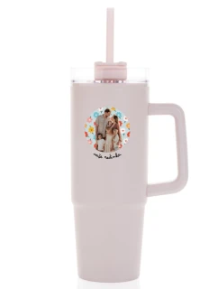 Personalizovaná termoska s průhledným víčkem s výřezem fotky na podkladu