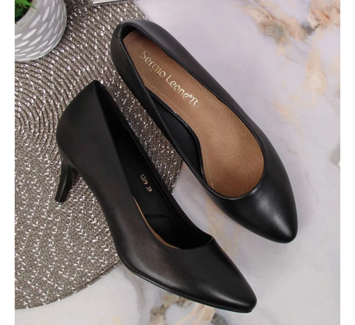 Černé lodičky na jehlovém podpatku W Sergio Leone