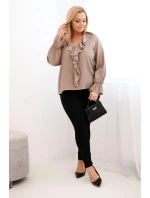 Dámská viskózová blůza Plus Size s volánem a ozdobnou broží fango Dámská viskózová blůza Plus Size s volánem a ozdobnou broží fango