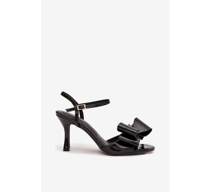 Lakované sandály na podpatku s mašlí Noliva – černé