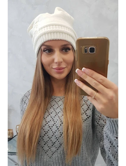 Dámská čepice Kaja model 18751589 ecru - K-Fashion Dámská čepice Kaja model 18751589 ecru - K-Fashion